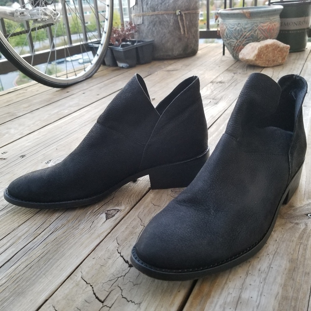 Eileen Fisher Vero Cuolo Nubuck Ankle Boots Bootie